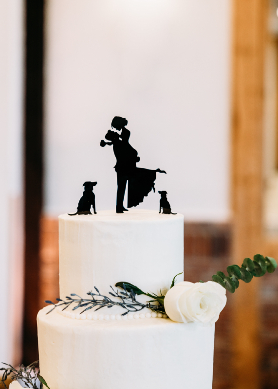 Bride made her own beautiful wedding cake